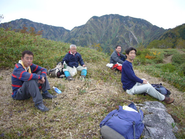 整備中の登山道広場で