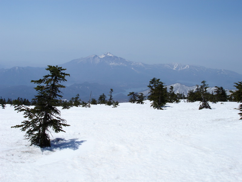 山頂からの磐梯山